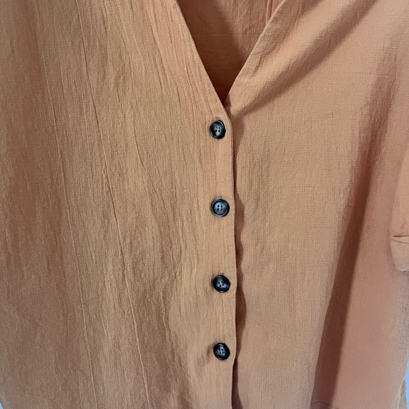 Women's Button-Up Orange Short Sleeve Shirt Size Medium - Picture 4 of 7